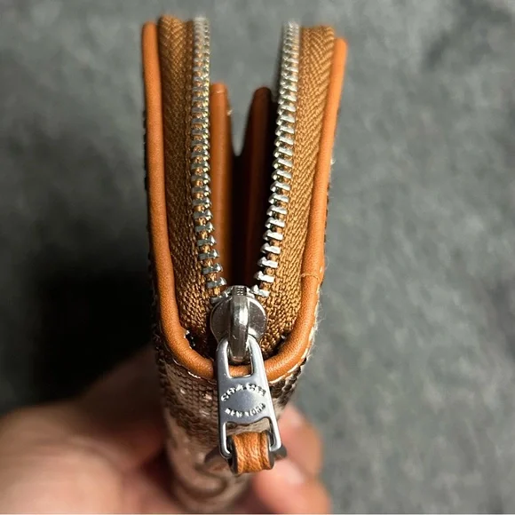 Coach Crystal wallet, Small Zip Around Card Case - Picture 8 of 10